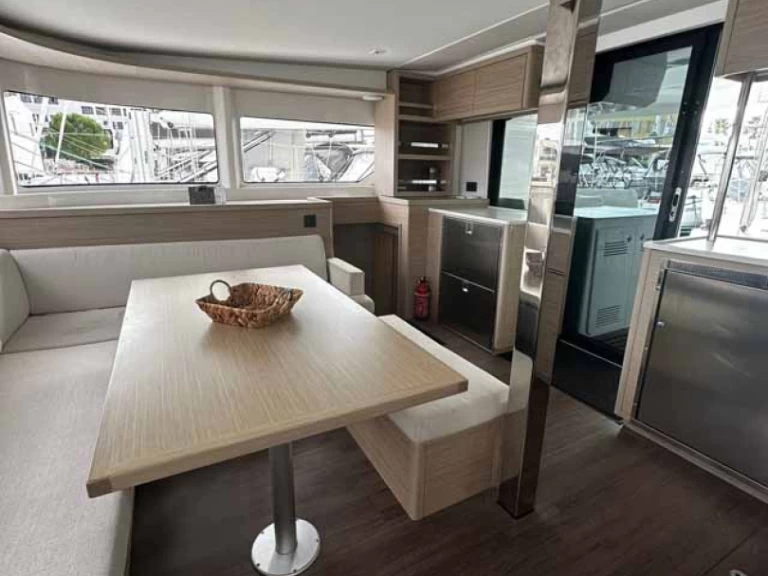 Yacht hire Golfo Aranci cheap Lagoon 46