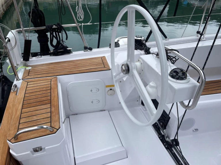 Hire Sailboat with or without skipper Elan Pula