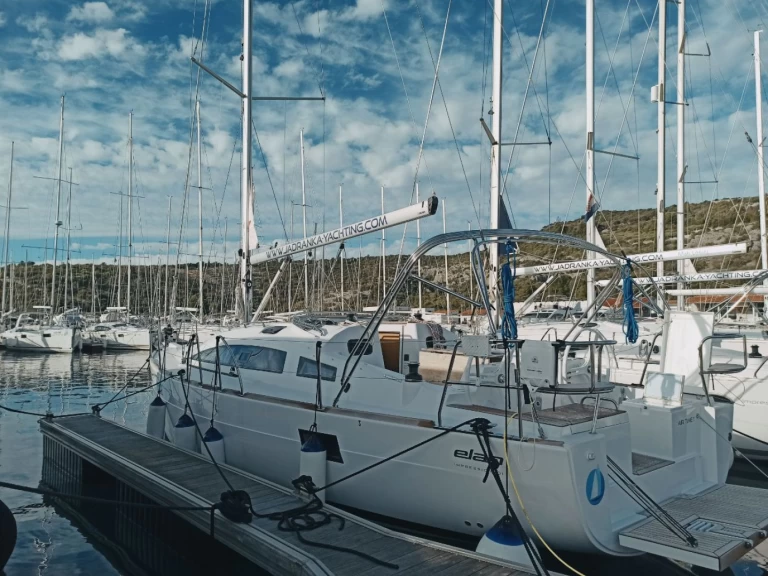 Yacht charter Punat - Elan Impression 40.1 on SamBoat