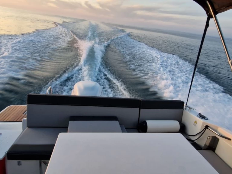 Motorboat hire in Pula - Jeanneau Merry Fisher 795 Series2