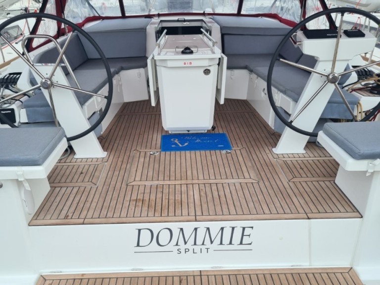 Hire Sailboat with or without skipper Bénéteau Split