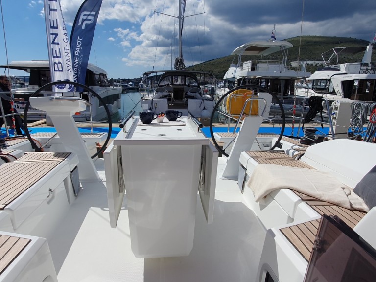 Hire Sailboat Bénéteau with a boat licence