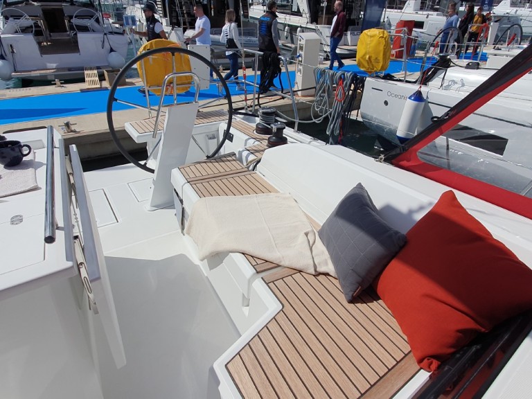 Sailboat to hire Split at the best price