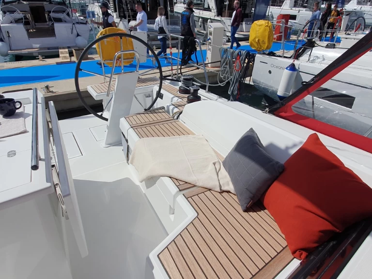 Sailboat to hire Split at the best price