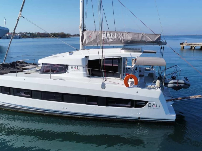 Hire Catamaran Bali with a boat licence