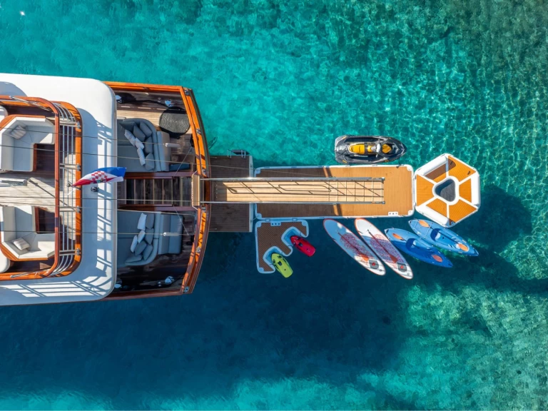 Sailboat to hire Split at the best price