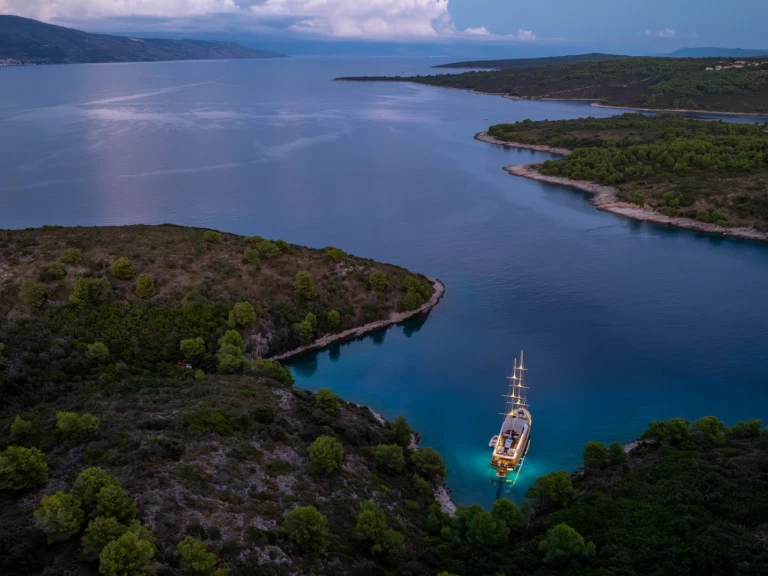 Son De Mar Son De Mar charter bareboat or skippered in  Split