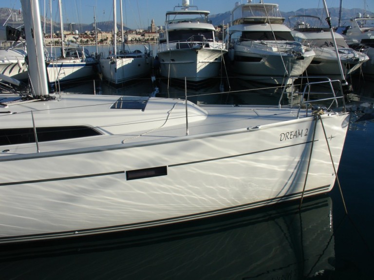 Sailboat hire in Split - Bavaria Cruiser 46