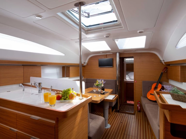 Hire Sailboat with or without skipper Elan Split