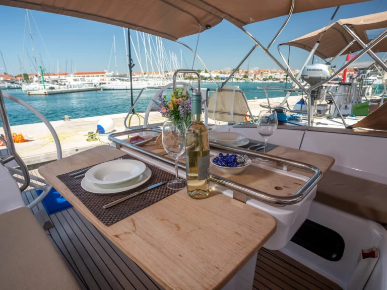 Hire Sailboat with or without skipper Elan Split