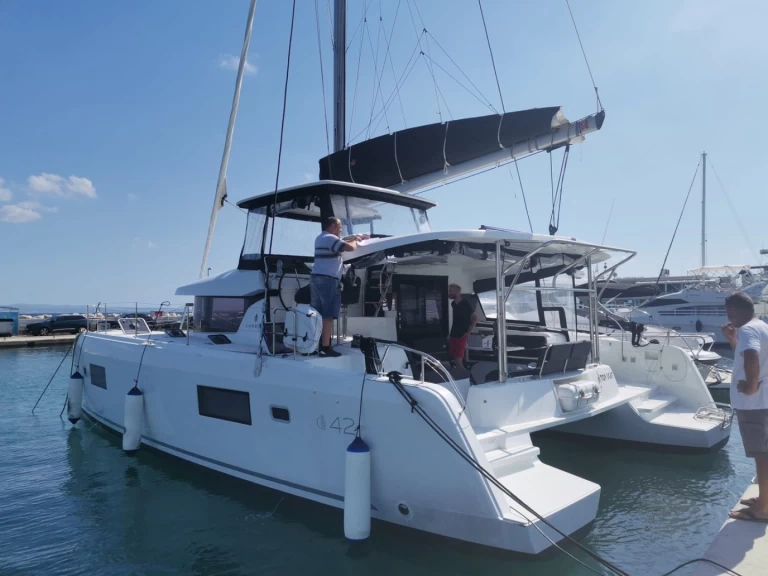 Catamaran hire in Split - Lagoon Lagoon 42