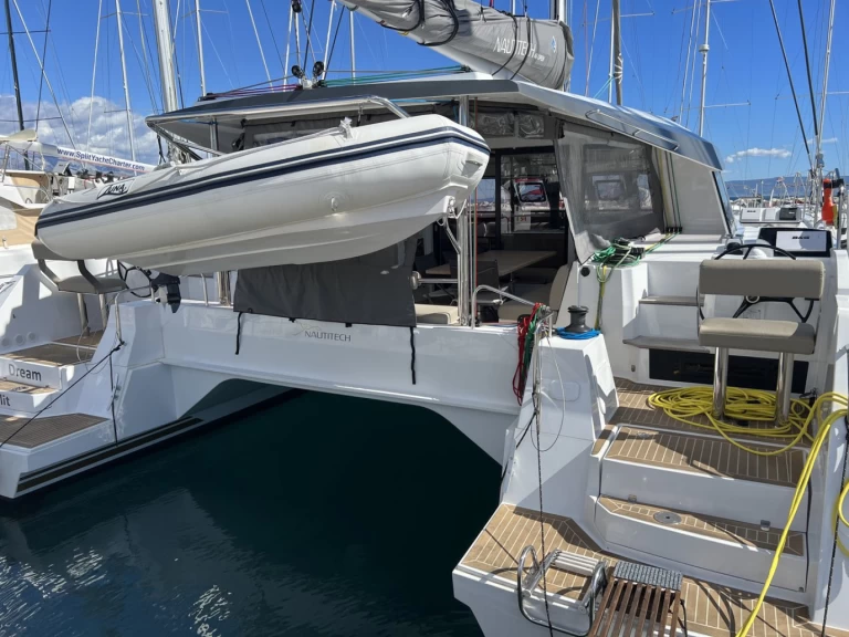 Hire Catamaran with or without skipper Nautitech Split
