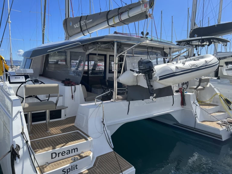 Hire Catamaran Nautitech with a boat licence