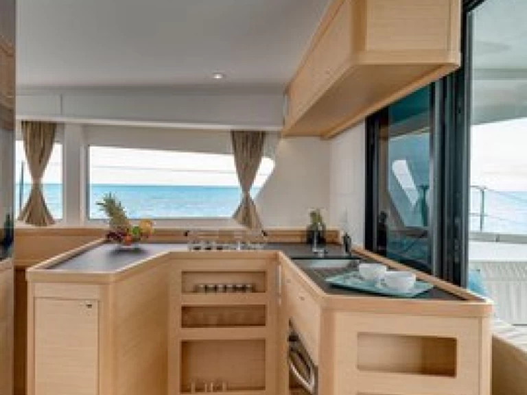 Catamaran to hire Key West at the best price