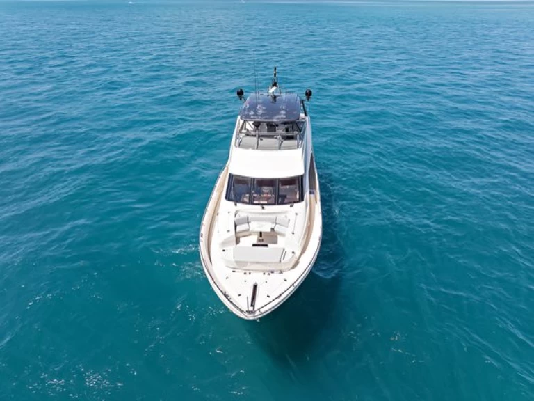 Charter a Marquis-Yachts Marquis 720 Flybridge in Key West on Samboat