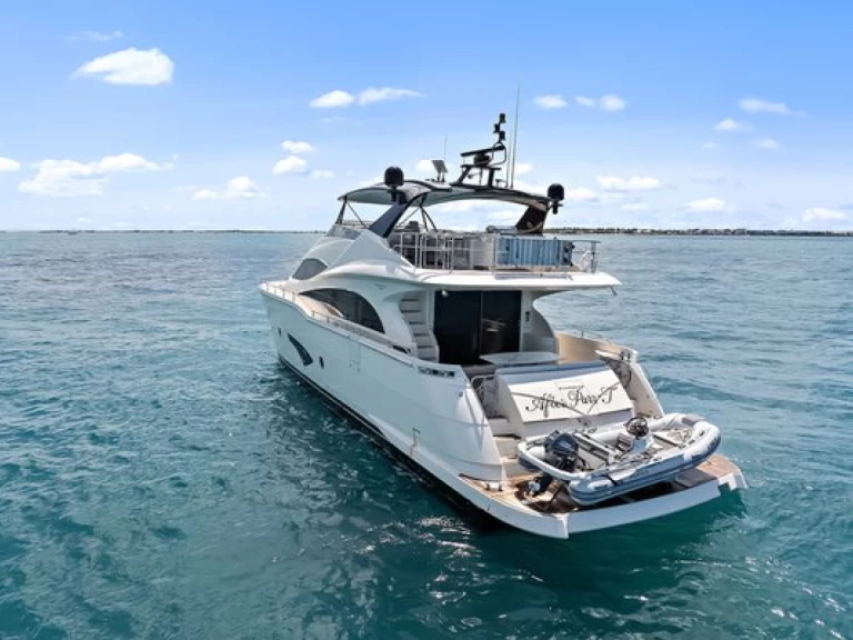 Yacht charter Key West - Marquis-Yachts Marquis 720 Flybridge on SamBoat