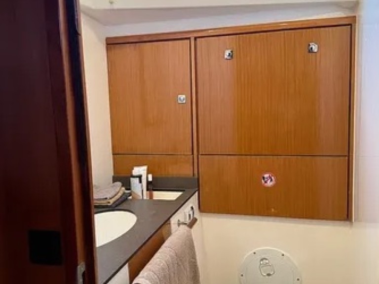 Sailboat to hire Préveza at the best price