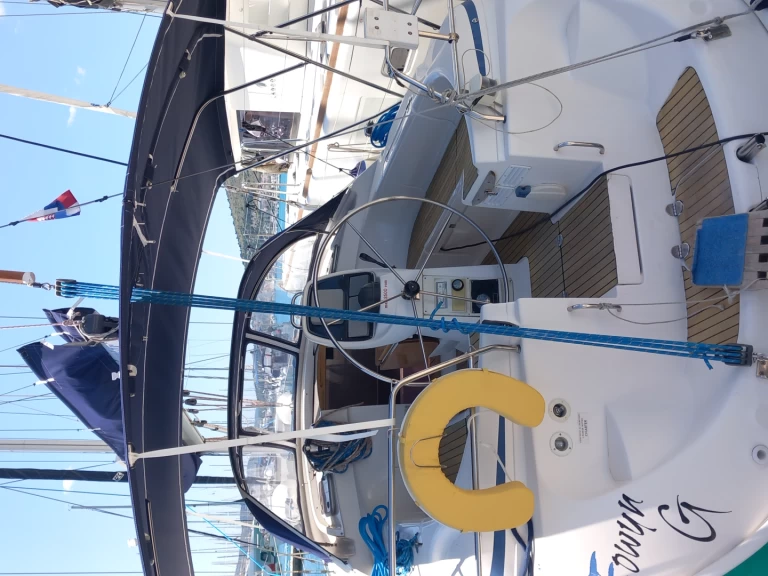 Charter a Bavaria Bavaria 39 Cruiser in Trogir on Samboat