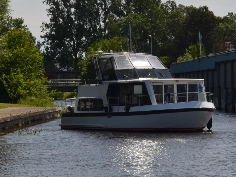Hire Motorboat with or without skipper De Drait Drachten