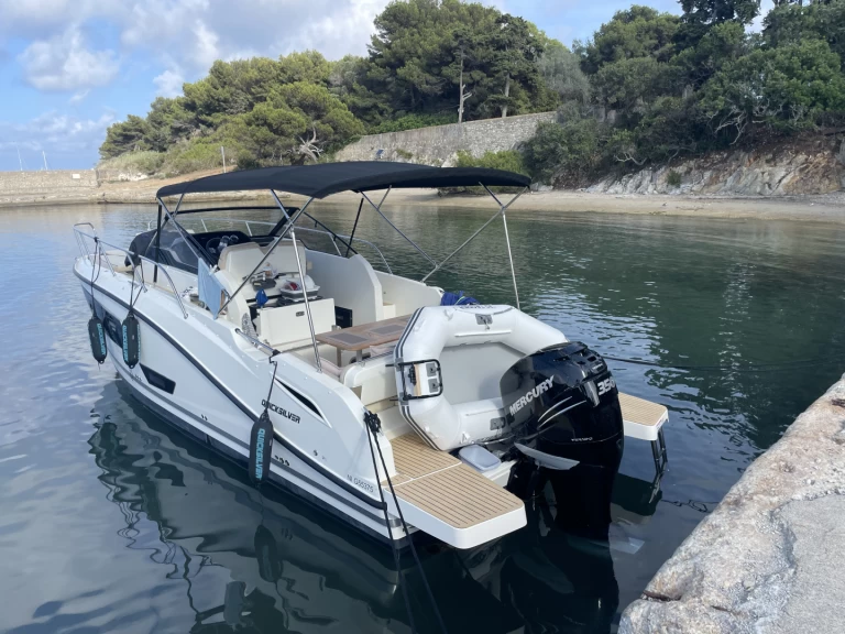 Charter a Quicksilver Activ 875 Sundeck in Saint-Laurent-du-Var on Samboat
