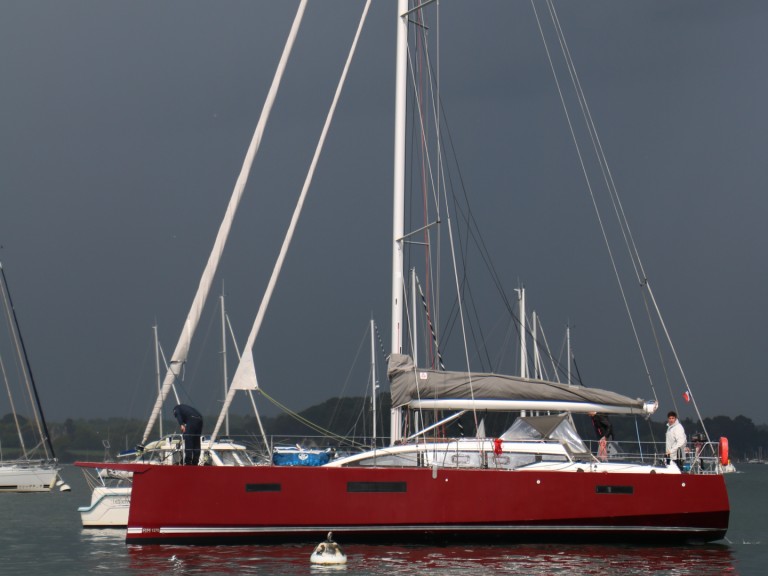 Sailboat to hire Port-Haliguen at the best price
