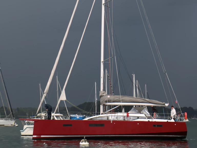 Sailboat to hire Port-Haliguen at the best price