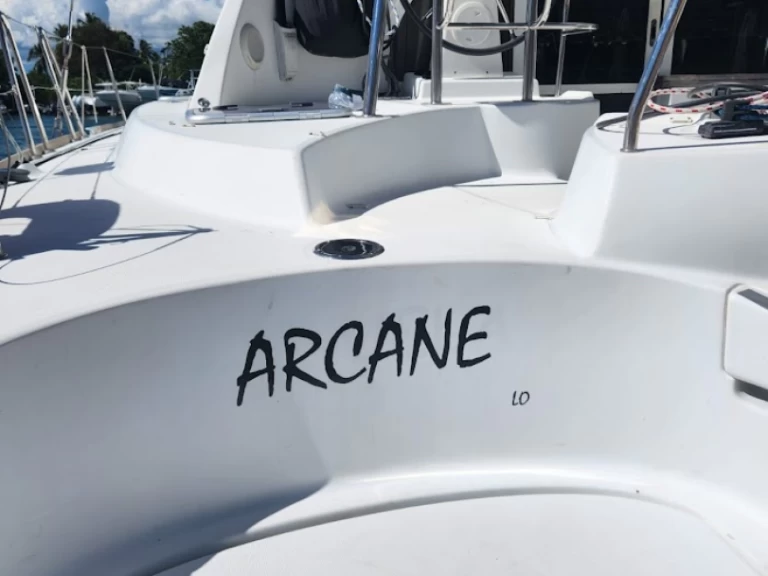 Charter a Bénéteau Lagoon 380 in Bas du Fort on Samboat