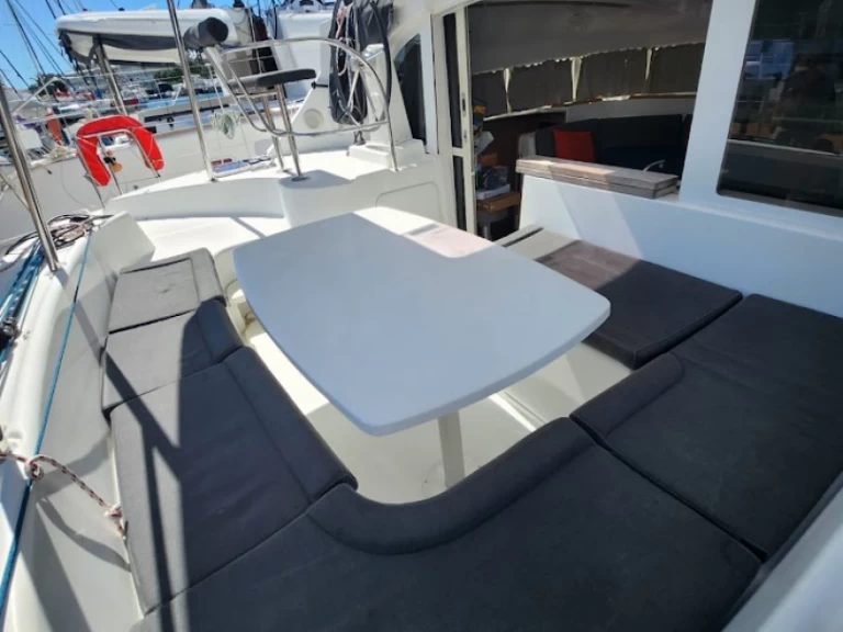 Catamaran to hire Bas du Fort at the best price