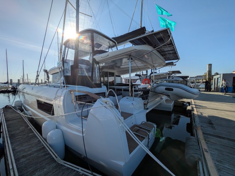 Hire Catamaran with or without skipper Lagoon Bas du Fort