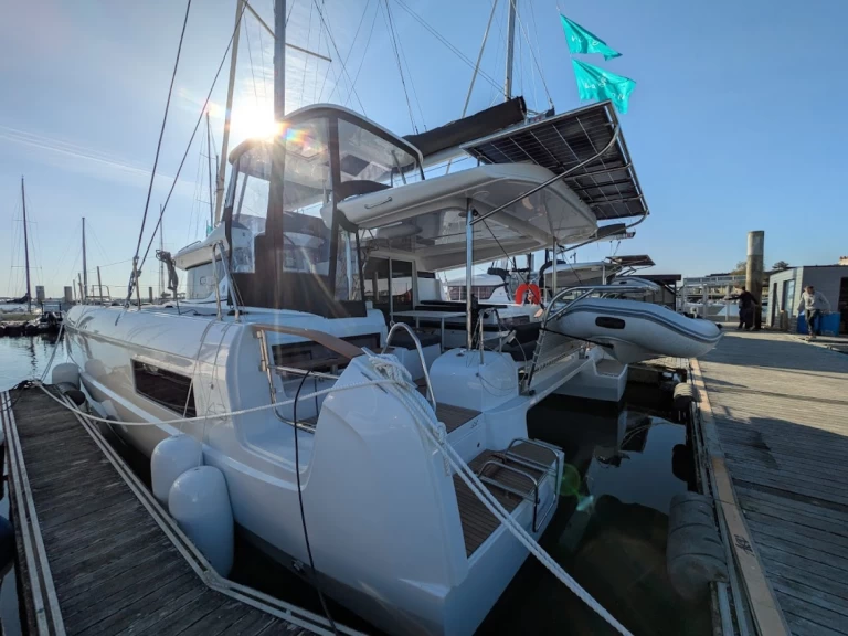 Hire Catamaran with or without skipper Lagoon Bas du Fort