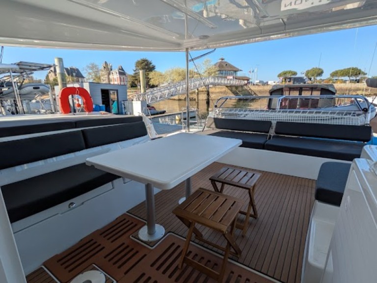 Charter a Lagoon Lagoon 43 in Bas du Fort on Samboat