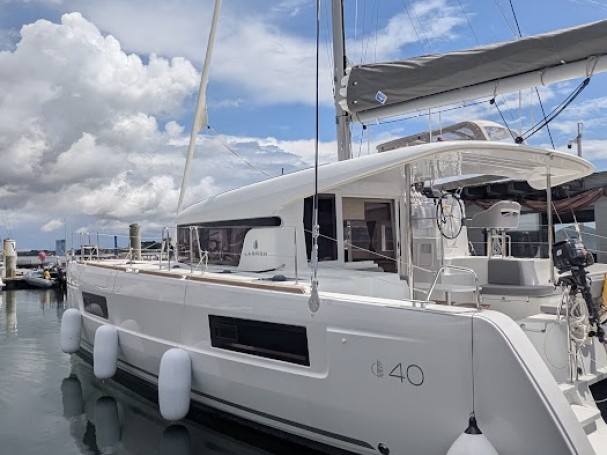 Catamaran hire in Bas du Fort - Lagoon Lagoon 40