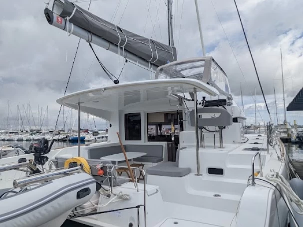 Charter a Lagoon Lagoon 40 in Bas du Fort on Samboat
