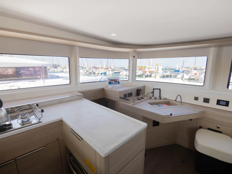 Catamaran to hire Bas du Fort at the best price