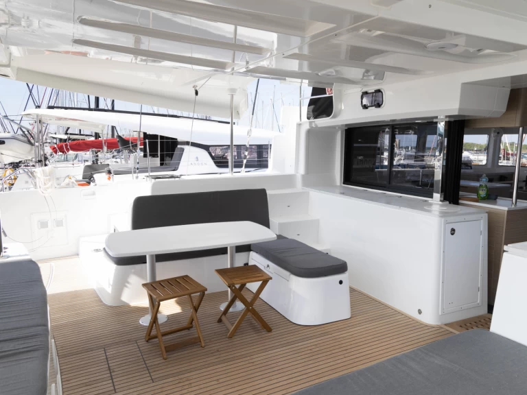 Yacht charter Bas du Fort - Lagoon Lagoon 46 on SamBoat