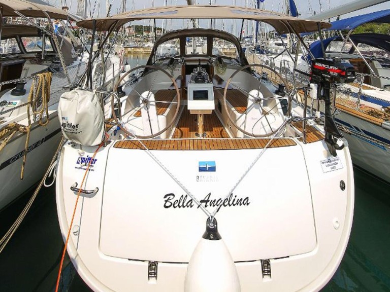Yacht charter Pula - Bavaria Cruiser 37 on SamBoat