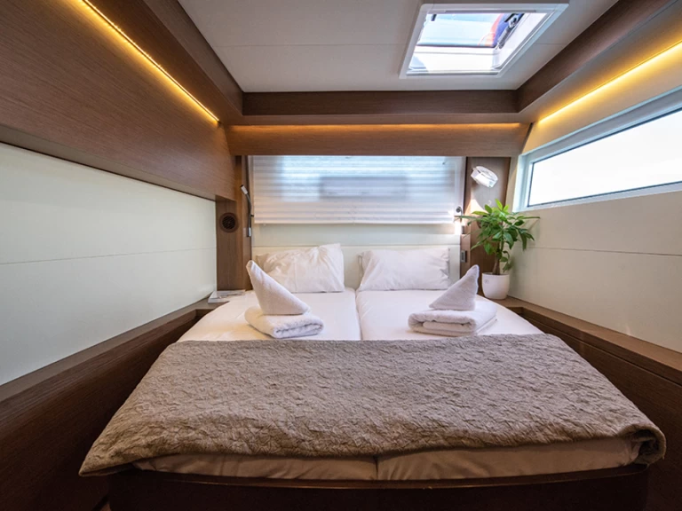 Charter a Lagoon Lagoon 50 in Paros (Island) on Samboat