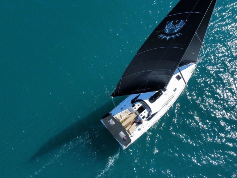 Yacht hire Split cheap Elan E6