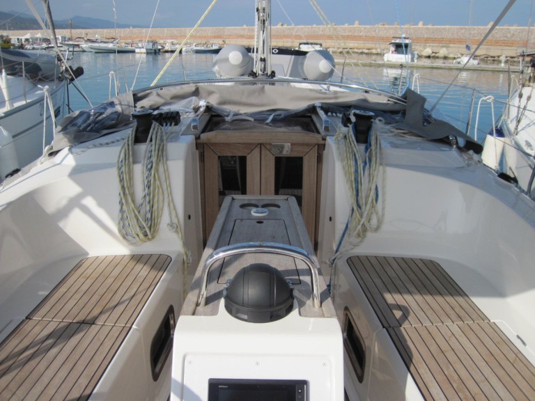 Sailboat to hire Capo d'Orlando at the best price