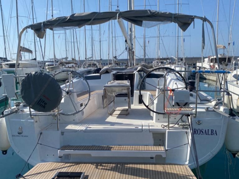 Sailboat to hire Capo d'Orlando at the best price