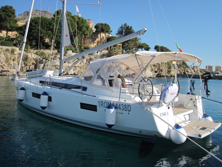 Sailboat to hire Capo d'Orlando at the best price