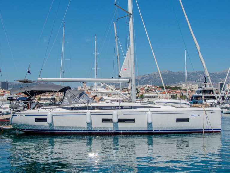 Yacht hire Split cheap Bavaria C46