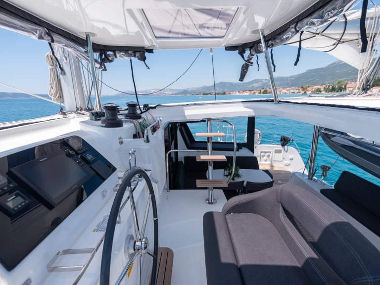 Hire Catamaran with or without skipper Lagoon Kaštela