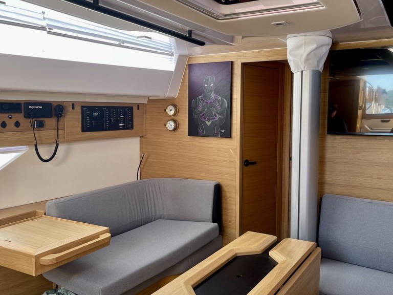 Yacht charter Split - Elan Elan E6 on SamBoat