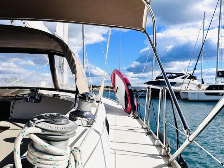 Hire Sailboat Bavaria with a boat licence