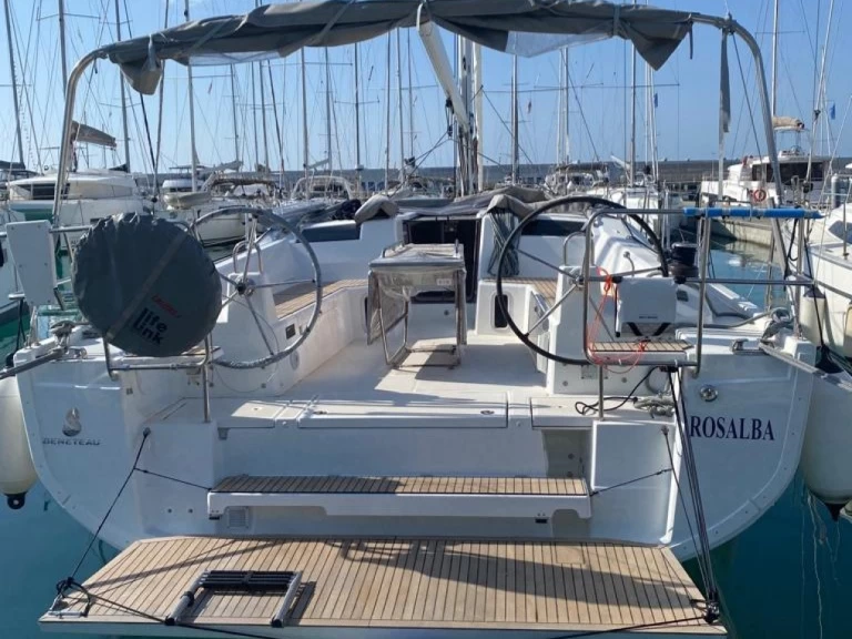 Sailboat to hire Capo d'Orlando at the best price