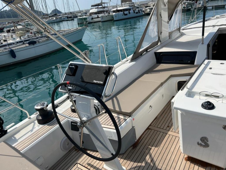 Sailboat to hire Capo d'Orlando at the best price