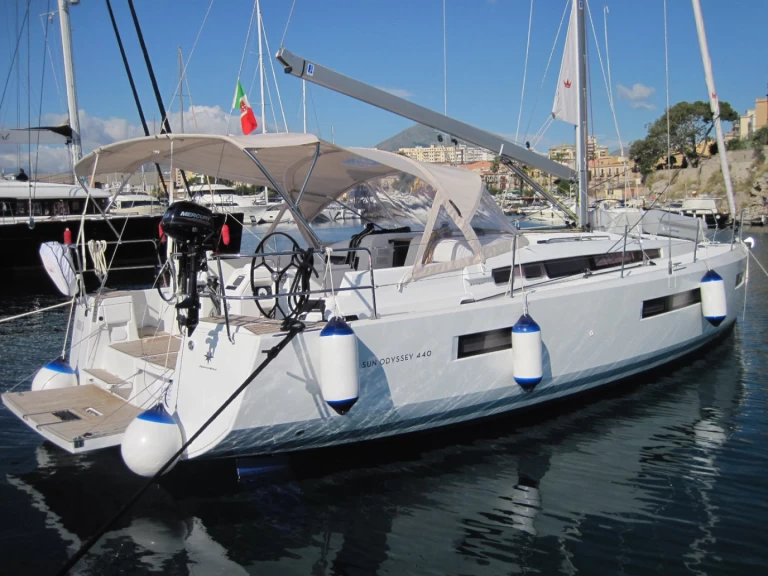 Yacht charter Capo d'Orlando - Jeanneau Sun Odyssey 440 on SamBoat
