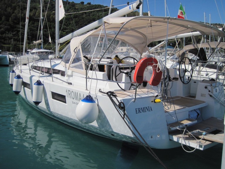 Hire Sailboat with or without skipper Jeanneau Capo d'Orlando