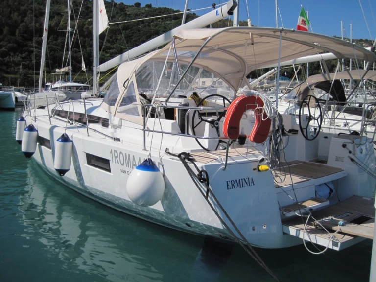 Hire Sailboat with or without skipper Jeanneau Capo d'Orlando